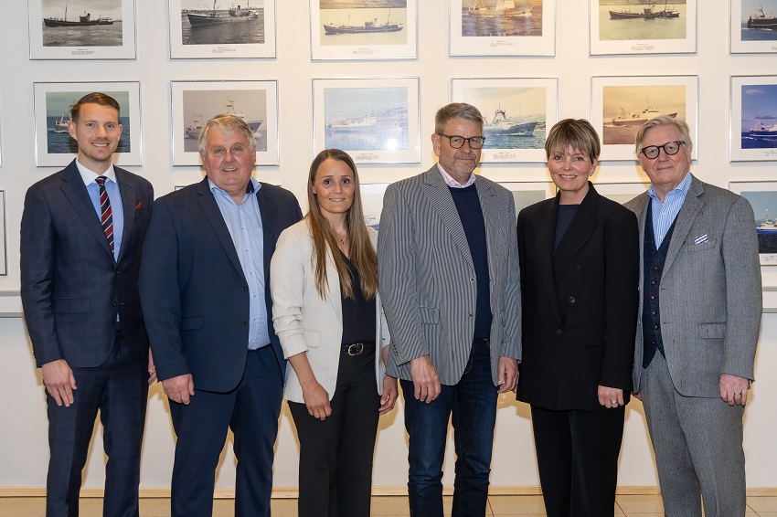 Baldvin Thorsteinsson CEO of Samherji. Board of Directors of Samherji: Kristján Vilhelmsson, Dagný Linda Kristjánsdóttir, Jón Sigurdsson, Ásta Dís Óladóttir, Óskar Magnússon. / Photo Axel Thorhallsson