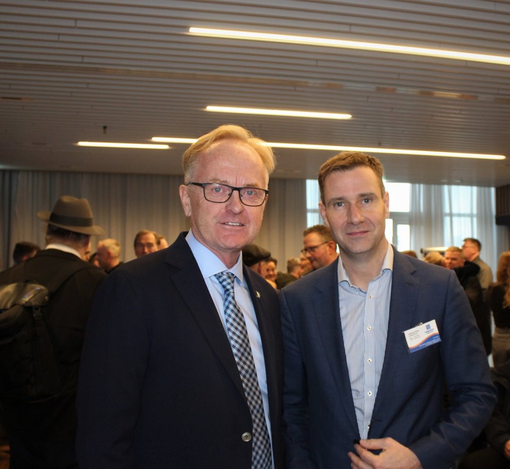 Kjartan Már Kjartansson bæjarstjóri í Reykjanesbæ og Jón Kjartan Jónsson framkvæmdastjóri Samherja f…