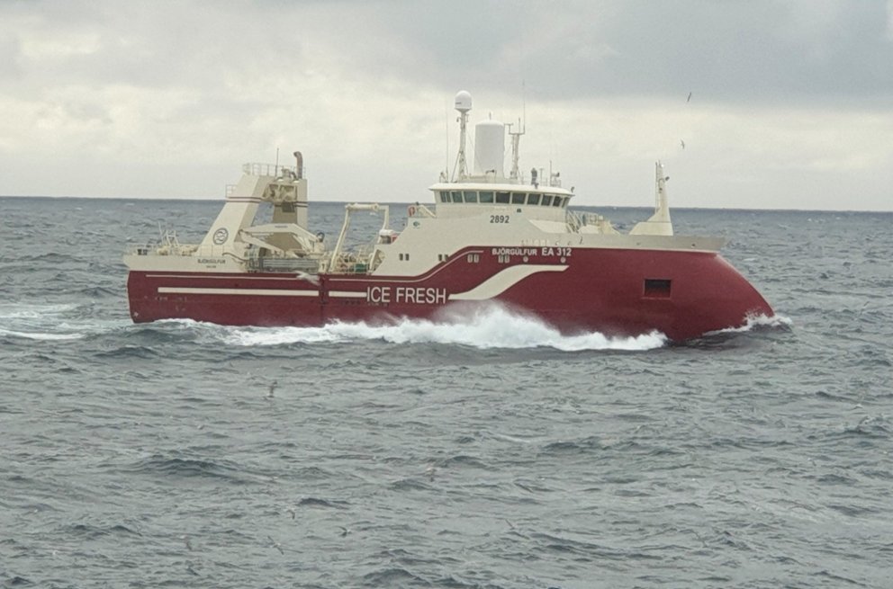 Um ánægðar áhafnir sem koma heilar heim til fjölskyldu og vina