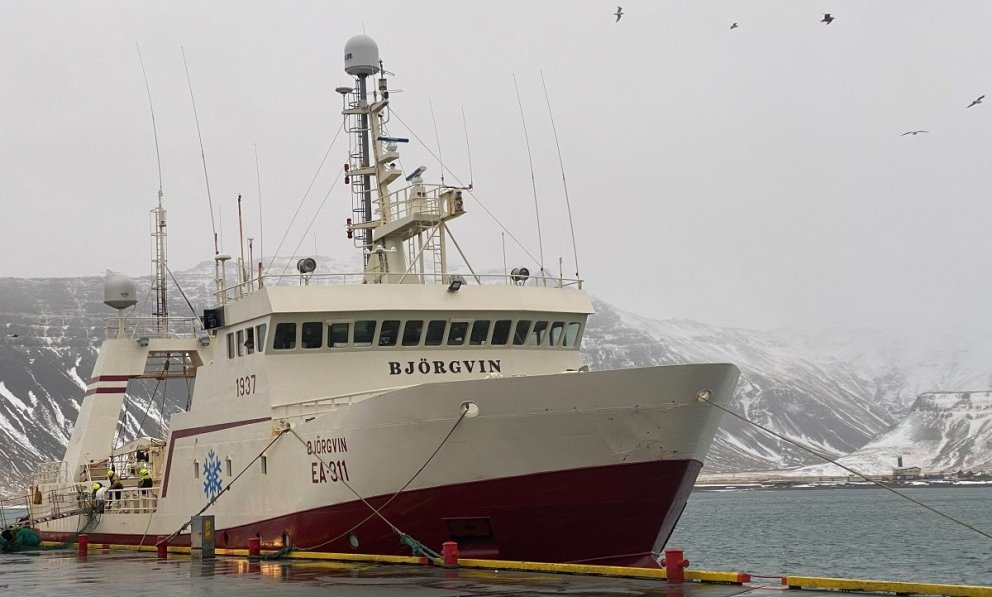 Björgvin EA við bryggju í Grundarfirði / myndir samherji.is