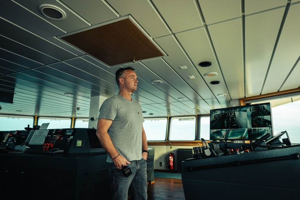 Guðmundur Freyr Guðmundsson í brúnni á Björgu EA 7 / myndir Björn Steinbekk/samherji.is