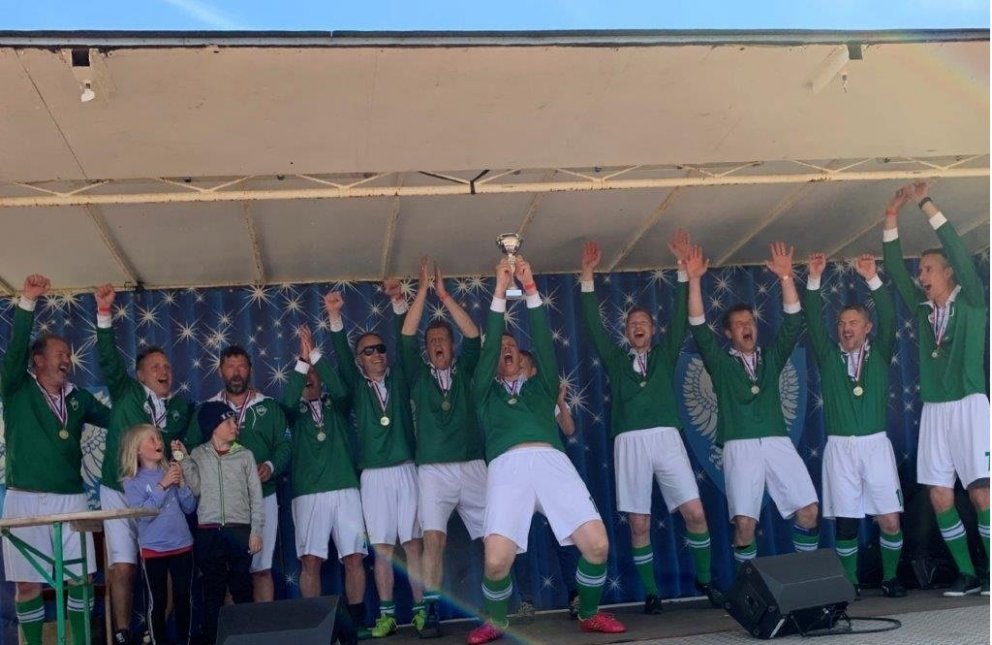 Sigri fagnað á Pollamóti  /myndir úr safni Óþokka