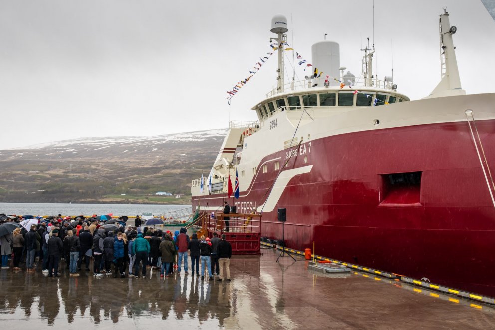 Sjúkrahúsið á Akureyri fékk góðar gjafir þegar Björg EA var formlega nefnd