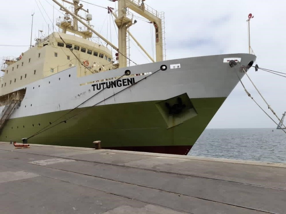 Eftir kaupin hefur nýr eigandi Heinaste endurnefnt skipið Tutungeni.