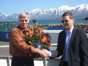 Sigurður Haraldsson fékk góðar móttökur hjá Þorsteini Má Baldvinssyni forstjóra er hann kom úr síðus…